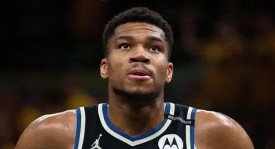 球星人生轨迹：拉塞尔逆袭与尼克杨困境，出轨事件下的命运转折